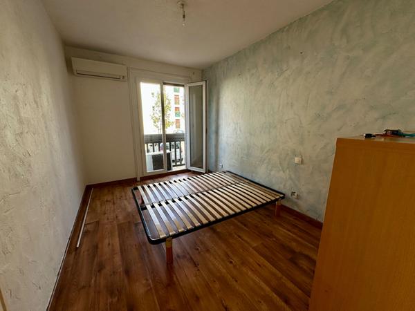 Bel Appartement lumineux 3 pièce(s), balcon, cave sur palier secteur Vertefeuille / Moulin à vent