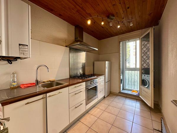 Bel Appartement lumineux 3 pièce(s), balcon, cave sur palier secteur Vertefeuille / Moulin à vent