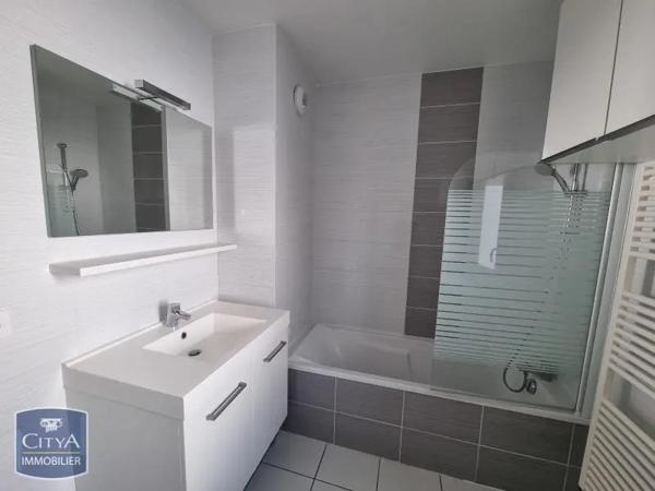 Appartement à louer 2 pièces 44.03m² Gex (01170)