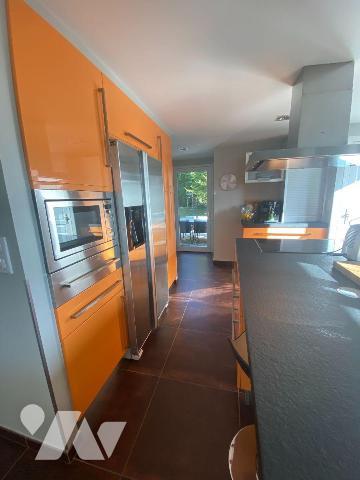 A vendre à Mauriac (CANTAL), dans un quartier résidentiel, à proximité des commerces et service...