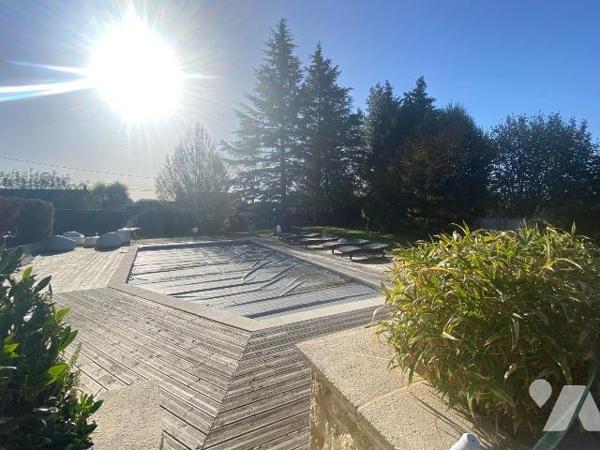 A vendre à Mauriac (CANTAL), dans un quartier résidentiel, à proximité des commerces et service...