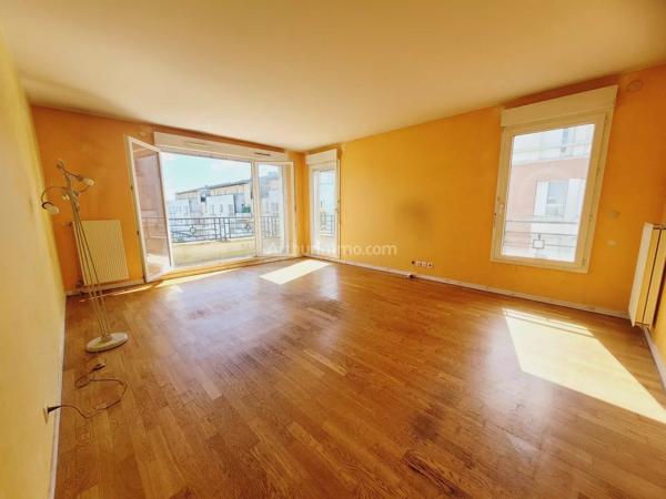 Vente                                                      Appartement
                        
                     3 pièces                      63 m2                     à Clamart