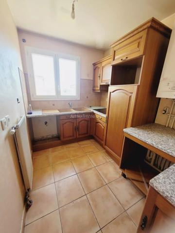 Vente                                                      Appartement
                        
                     3 pièces                      63 m2                     à Clamart