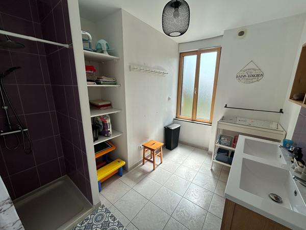 Longère en pierre avec un appartement indépendant et terrain de plus de 12 000 m²