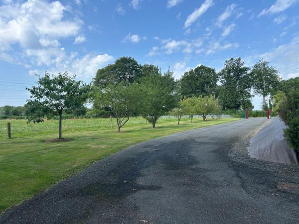 Longère en pierre avec un appartement indépendant et terrain de plus de 12 000 m²