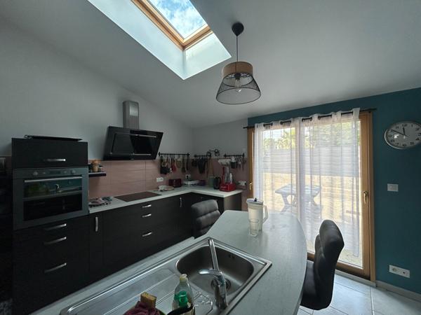 Longère en pierre avec un appartement indépendant et terrain de plus de 12 000 m²