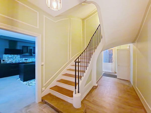 Maison familiale de caractère en hyper centre de Meulan-en-Yvelines de 270m²