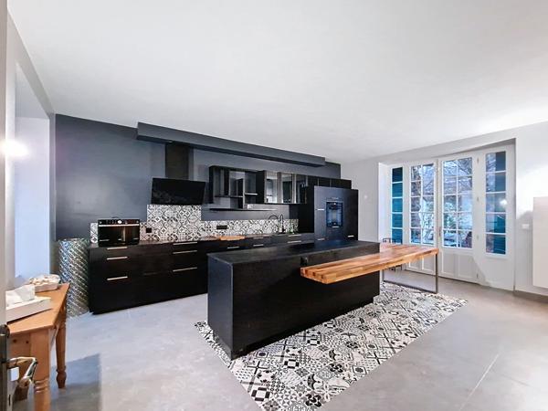 Maison familiale de caractère en hyper centre de Meulan-en-Yvelines de 270m²