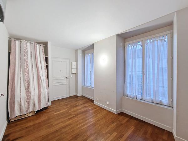 Maison familiale de caractère en hyper centre de Meulan-en-Yvelines de 270m²