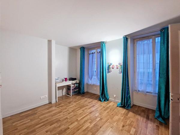 Maison familiale de caractère en hyper centre de Meulan-en-Yvelines de 270m²