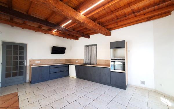 Maison à vendre    5 pièces •  Finhan