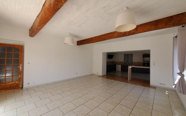 Maison à vendre    5 pièces •  Finhan