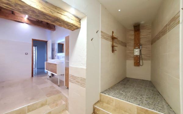 Maison à vendre    5 pièces •  Finhan