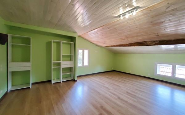 Maison à vendre    5 pièces •  Finhan