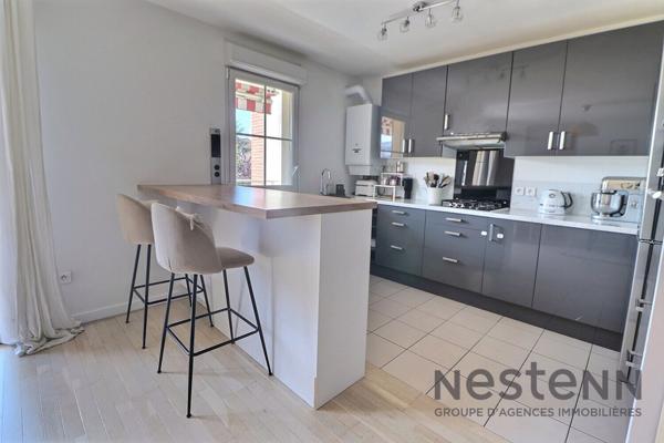 SUPERBE 3 PIÈCES / TERRASSE - PROCHE GARE RER A