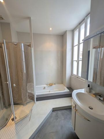 Appartement cosi, lumineux refait à neuf,
