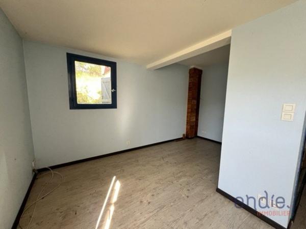 Plombières-Les-Dijon STUDIO AVEC TERRASSE PRIVATIVE