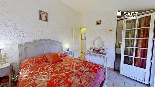 LES ISSAMBRES – Villa 7 pièces avec vue mer panoramique sur la baie de Saint-Tropez