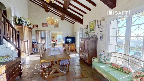 LES ISSAMBRES – Villa 7 pièces avec vue mer panoramique sur la baie de Saint-Tropez