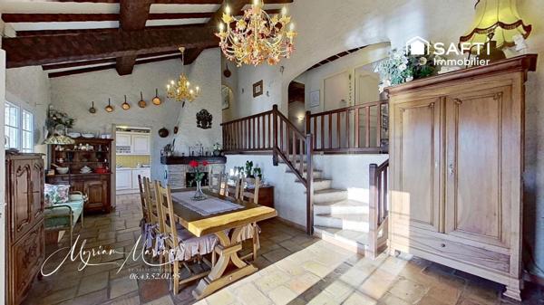 LES ISSAMBRES – Villa 7 pièces avec vue mer panoramique sur la baie de Saint-Tropez
