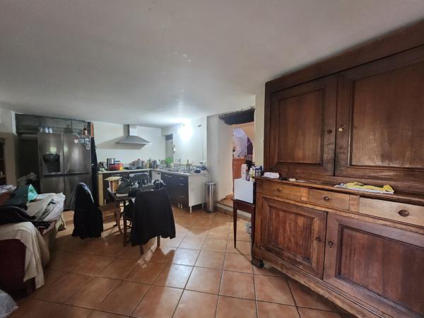 Maison de hameau en pierre sur un terrain attenant de 200 m² avec stationnement et garage  Saint-Cirgues-de-Prades (07380)