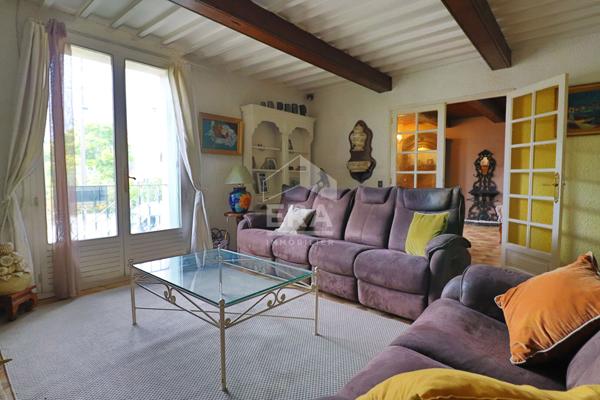 MAISON AVEC PISCINE ET JARDIN -186 M² HABITABLES - TERRASSE  - GARAGE - PARKING - SECTEUR LA POMME / SAINT-PIERRE