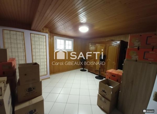 Spacieuse maison familiale avec sous-sol total et piscine sur terrain de plus de 7 000 m²