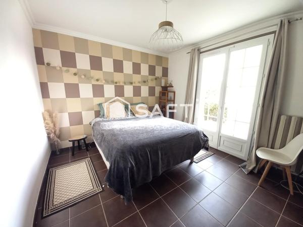 Spacieuse maison familiale avec sous-sol total et piscine sur terrain de plus de 7 000 m²