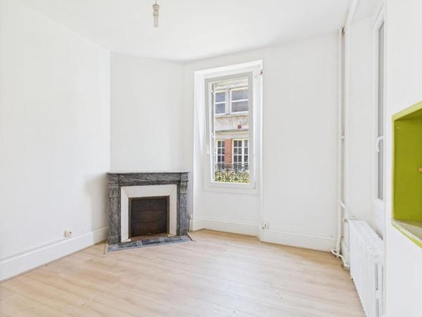 Maison Romilly Sur Seine 4 pièce(s) 83 m2 avec terrain, garage et dépendance