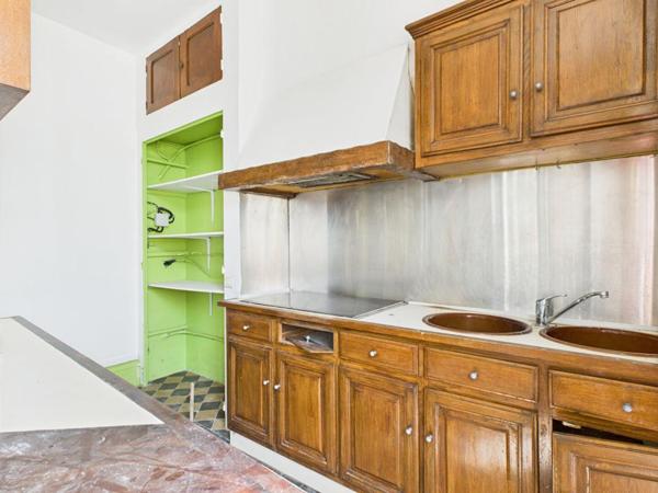 Maison Romilly Sur Seine 4 pièce(s) 83 m2 avec terrain, garage et dépendance