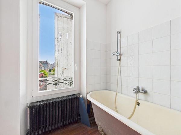 Maison Romilly Sur Seine 4 pièce(s) 83 m2 avec terrain, garage et dépendance