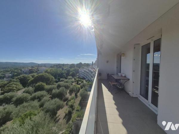 À vendre – Appartement traversant 3 pièces de 79,71 m² avec terrasse et vue dégagée