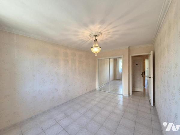 À vendre – Appartement traversant 3 pièces de 79,71 m² avec terrasse et vue dégagée