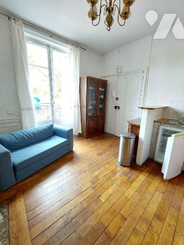 A VENDRE (35 ) RENNES - Appartement T2 de 26 m² hyper centre. Au premier étage d'un petite rési...