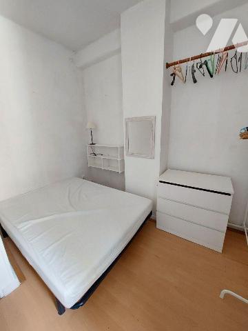 A VENDRE (35 ) RENNES - Appartement T2 de 26 m² hyper centre. Au premier étage d'un petite rési...