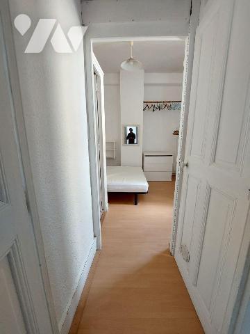 A VENDRE (35 ) RENNES - Appartement T2 de 26 m² hyper centre. Au premier étage d'un petite rési...