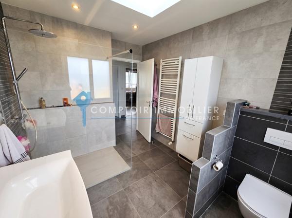 Villa 4 pièce(s) 3 chambre(s) 105 m²