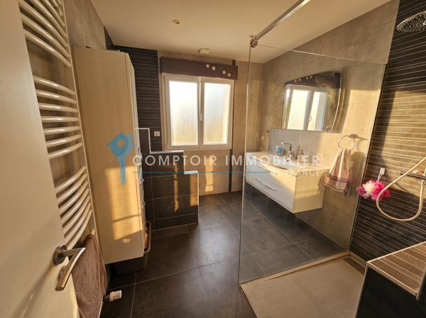 Villa 4 pièce(s) 3 chambre(s) 105 m²