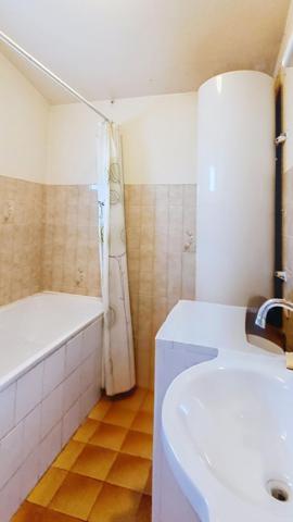 IDEAL INVESTISSEURS - T3 à rafraichir avec jardin 125m2