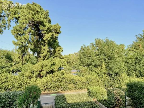 Appartement T3 en dernier etage sans vis a vis