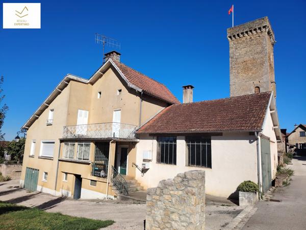Martiel (12200) Grande maison de village à MARTIEL