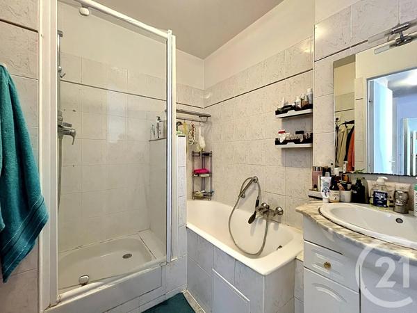 Appartement F4 à vendre  4 pièces - 82,65 m 2   BAGNOLET  - 93