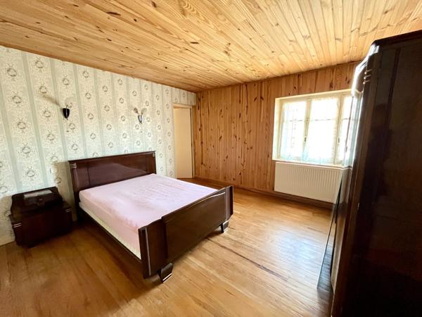 Maison
                                                                                                                                                                                                                                                                                                                        4 pièce(s)                                                                                                                                                                                                          3 chambre(s)                                                                                                                                                                                                          84  m²