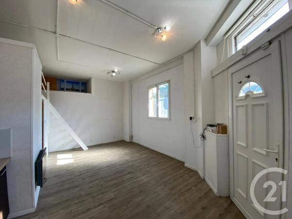 Appartement Studio à vendre  1 pièce - 25 m 2   LES PAVILLONS SOUS BOIS  - 93