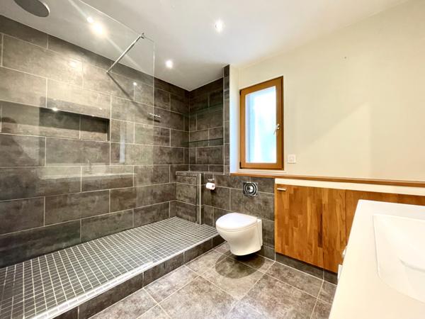 Divonne-les-Bains (01220) Maison individuelle - Environnement nature et proche centre