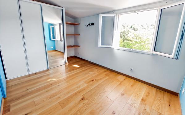 Maison à vendre    8 pièces •  Manosque