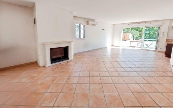 Maison à vendre    8 pièces •  Manosque