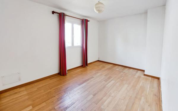 Maison à vendre    8 pièces •  Manosque