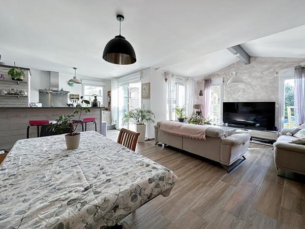 Maison T4 + studio indépendant + bureau