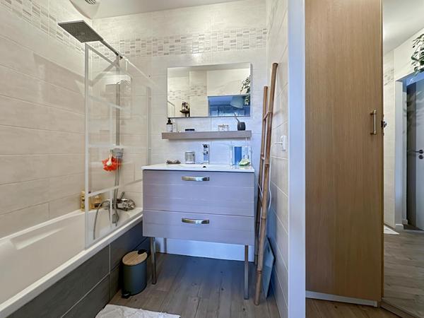 Maison T4 + studio indépendant + bureau